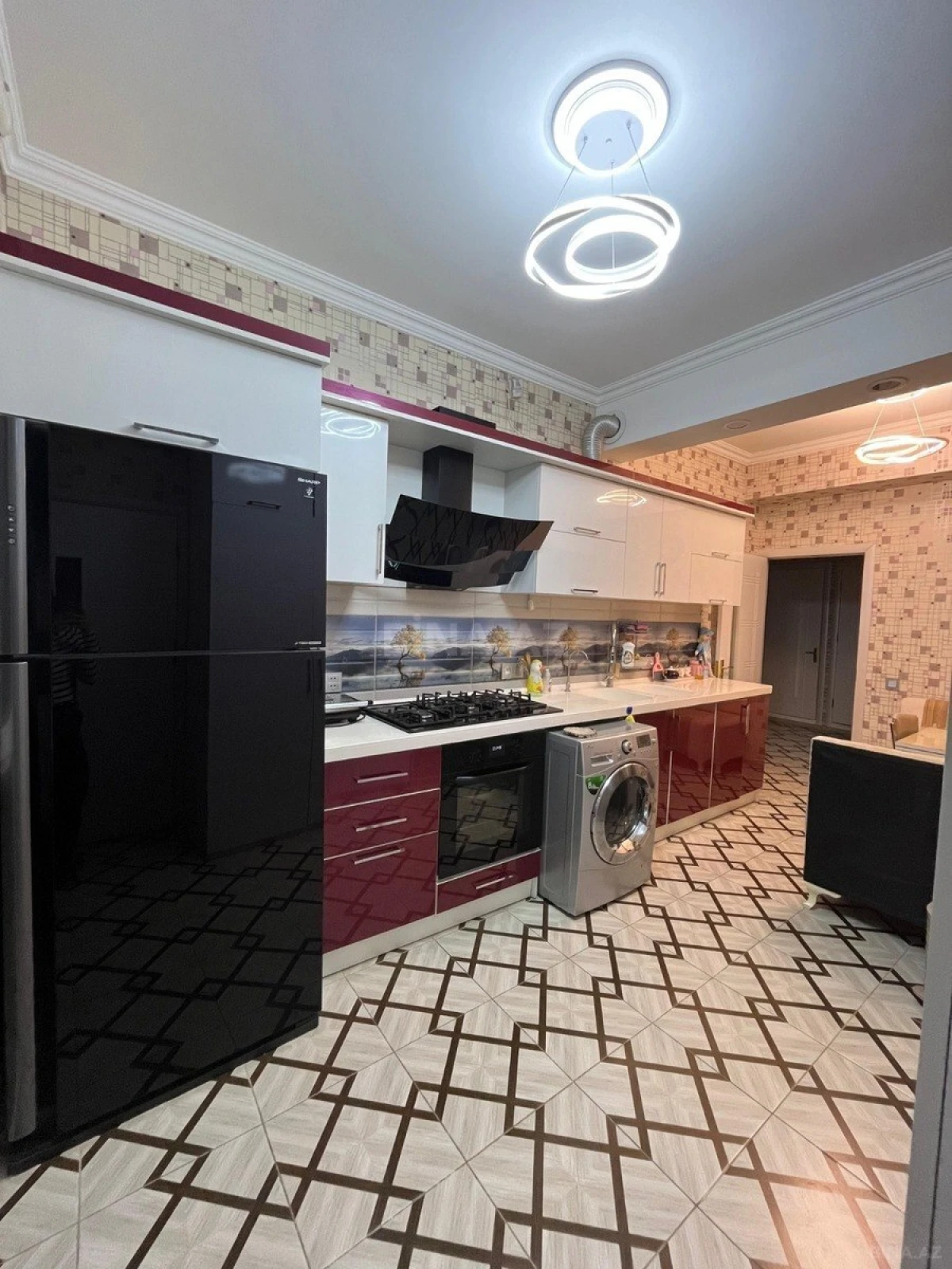 Satılır 3 otaqlı mənzil 130 m²