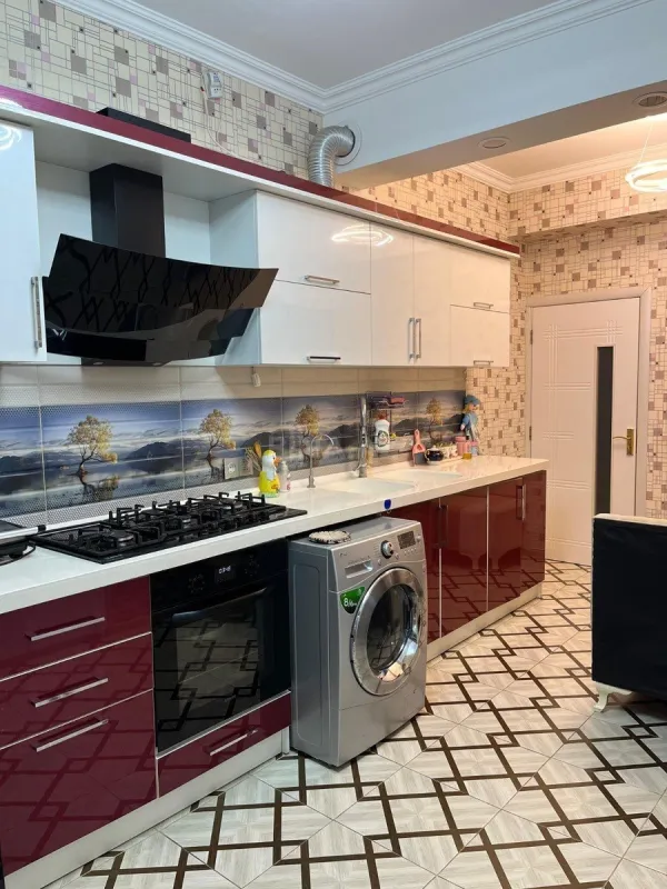 Satılır 3 otaqlı mənzil 130 m²