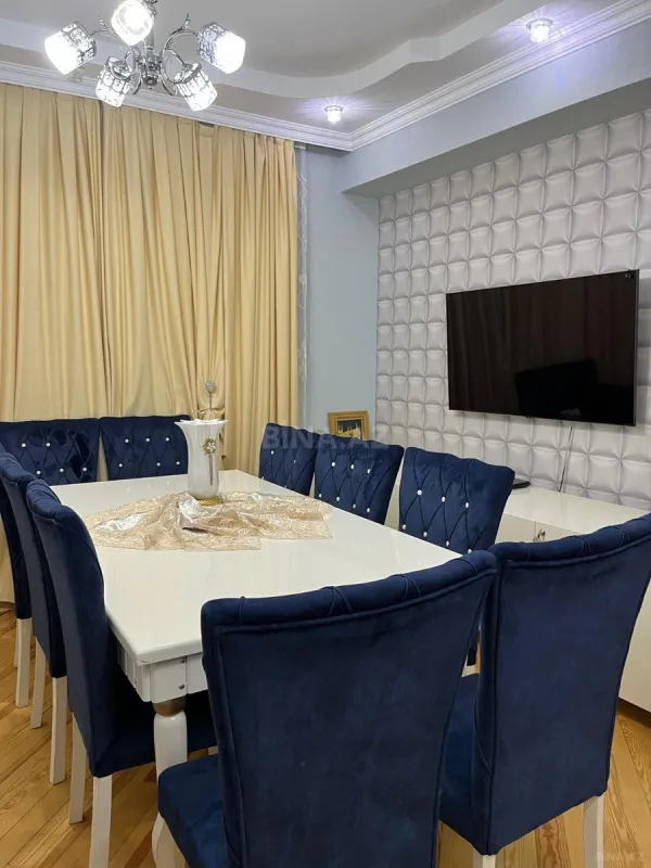 Satılır 3 otaqlı mənzil 130 m²