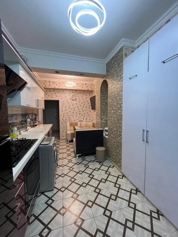 Satılır 3 otaqlı mənzil 130 m²