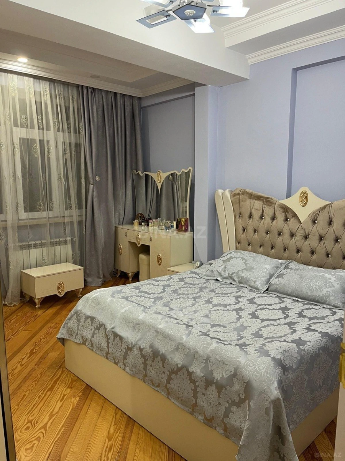 Satılır 3 otaqlı mənzil 130 m²