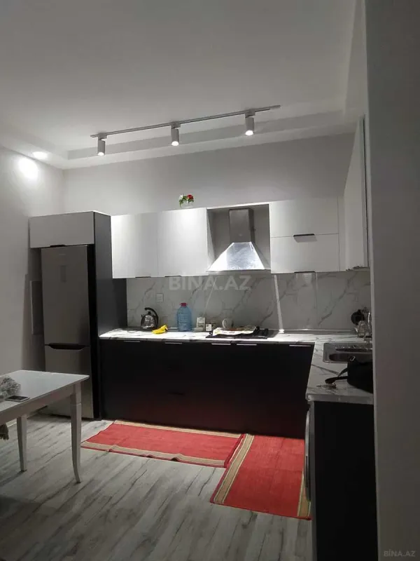 Kirayə verilir 2 otaqlı mənzil 90 m²
