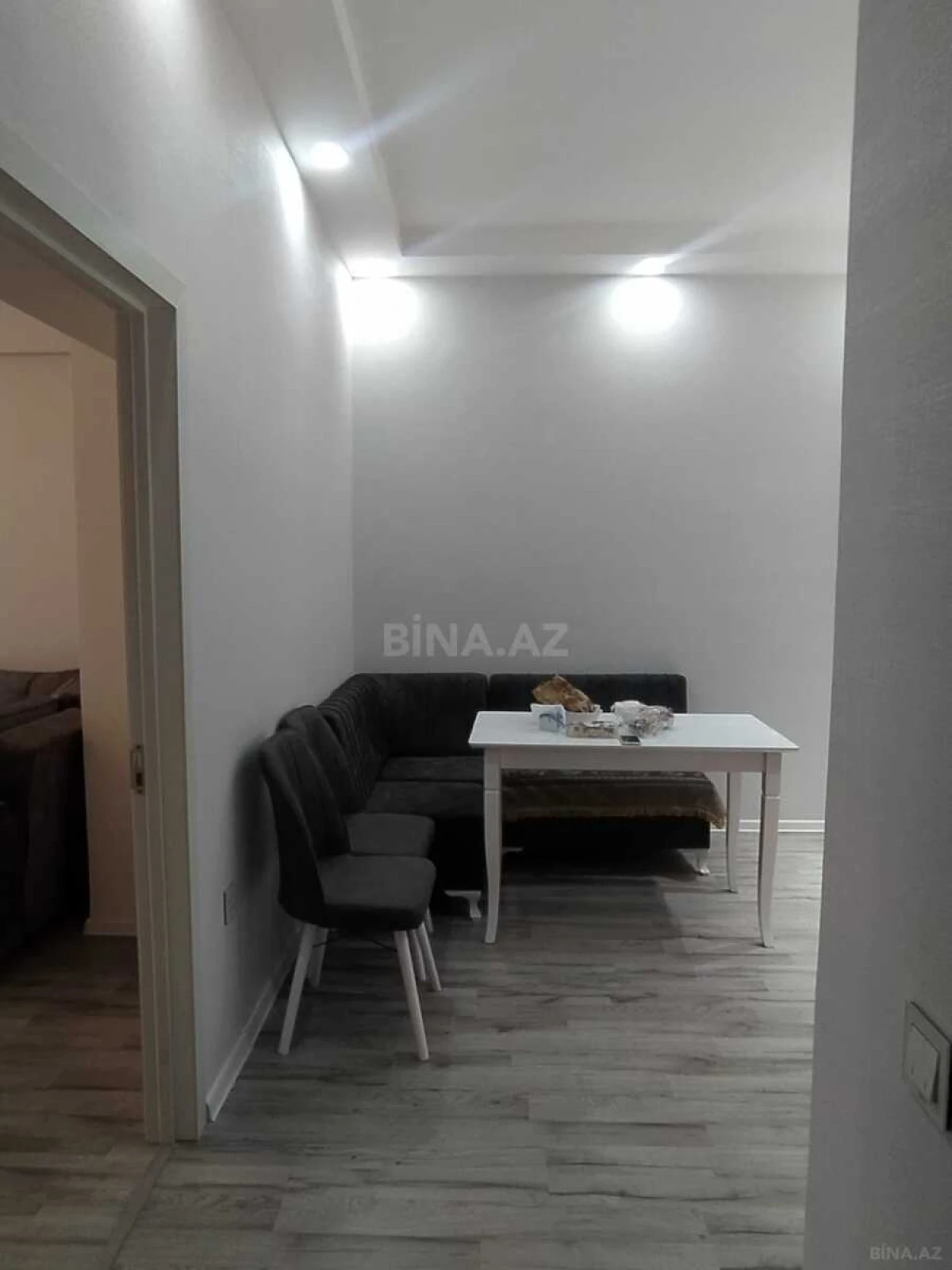 Kirayə verilir 2 otaqlı mənzil 90 m²