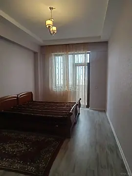 Kirayə verilir 2 otaqlı mənzil 90 m²