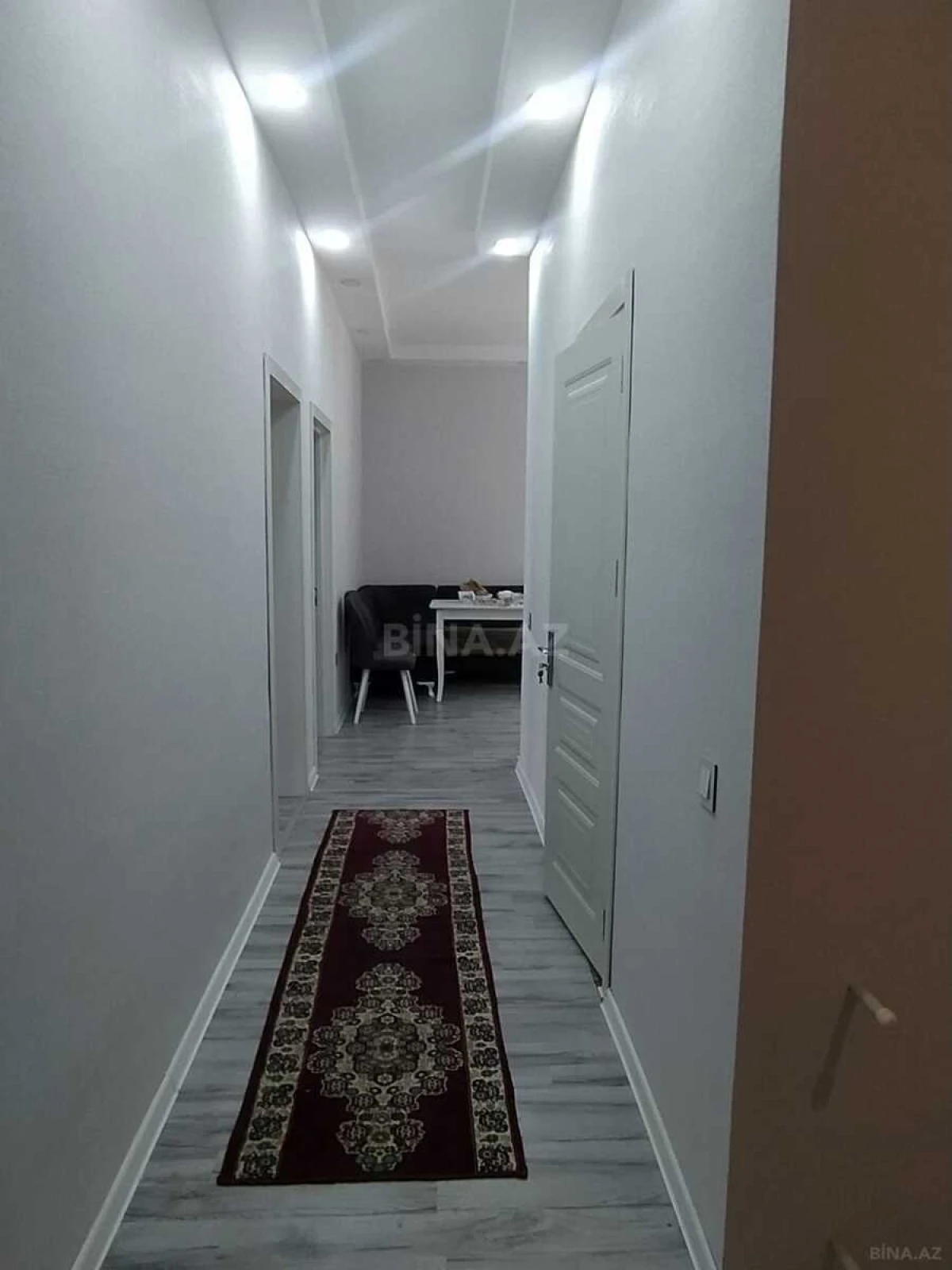 Kirayə verilir 2 otaqlı mənzil 90 m²