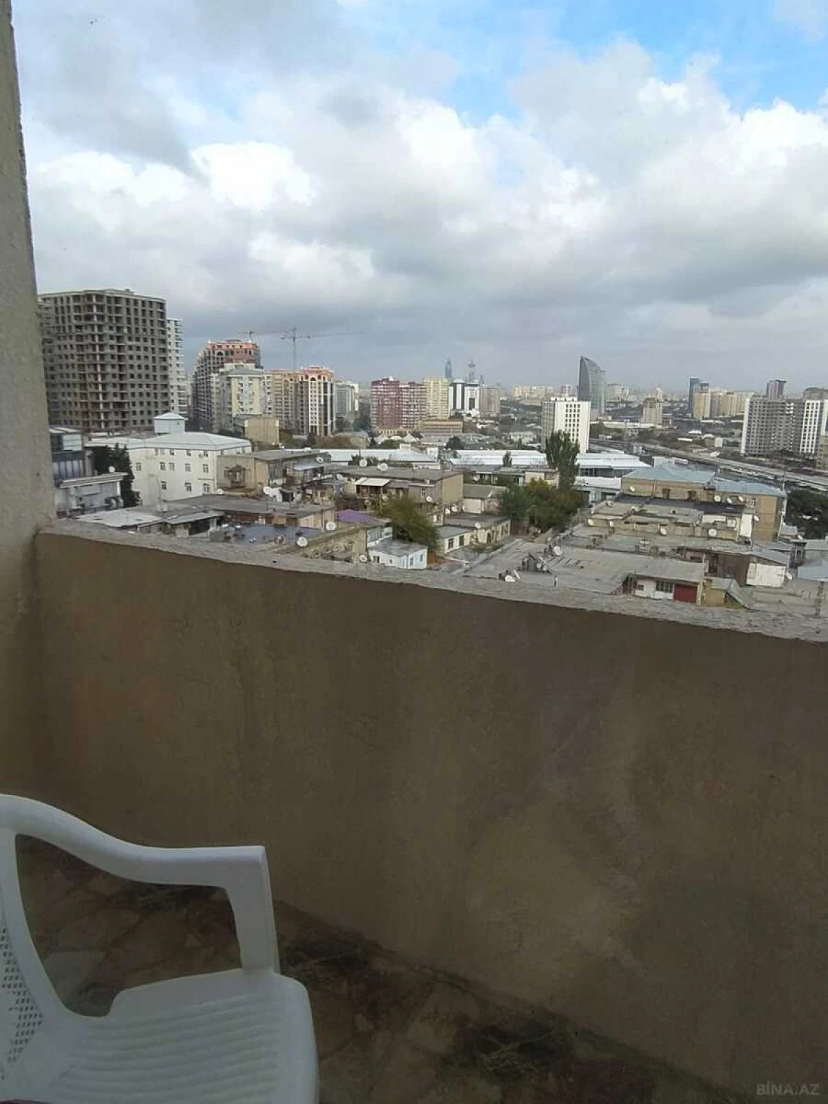 Kirayə verilir 2 otaqlı mənzil 90 m²