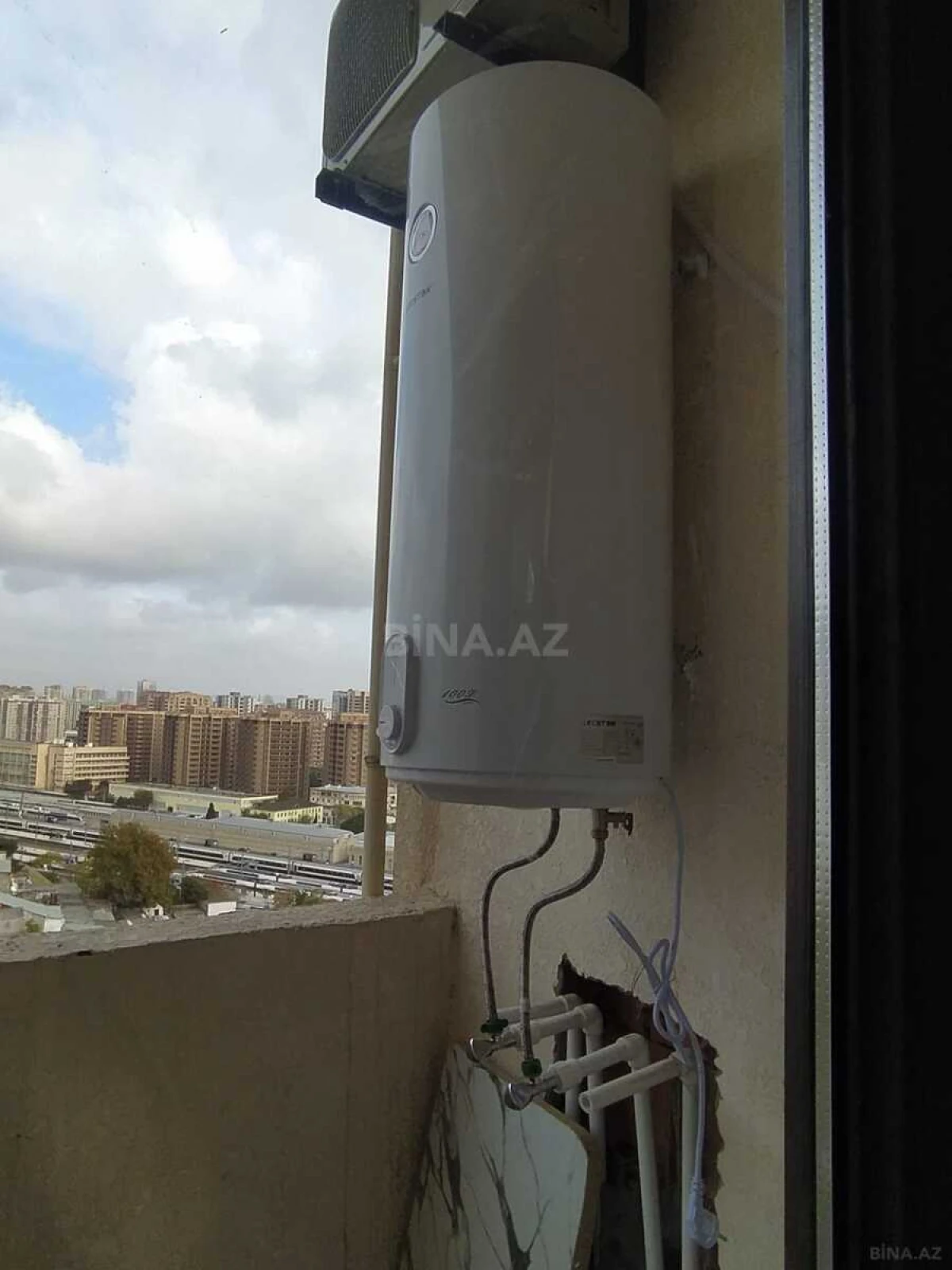 Kirayə verilir 2 otaqlı mənzil 90 m²