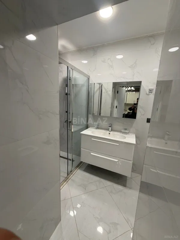 Satılır 2 otaqlı mənzil 77 m²