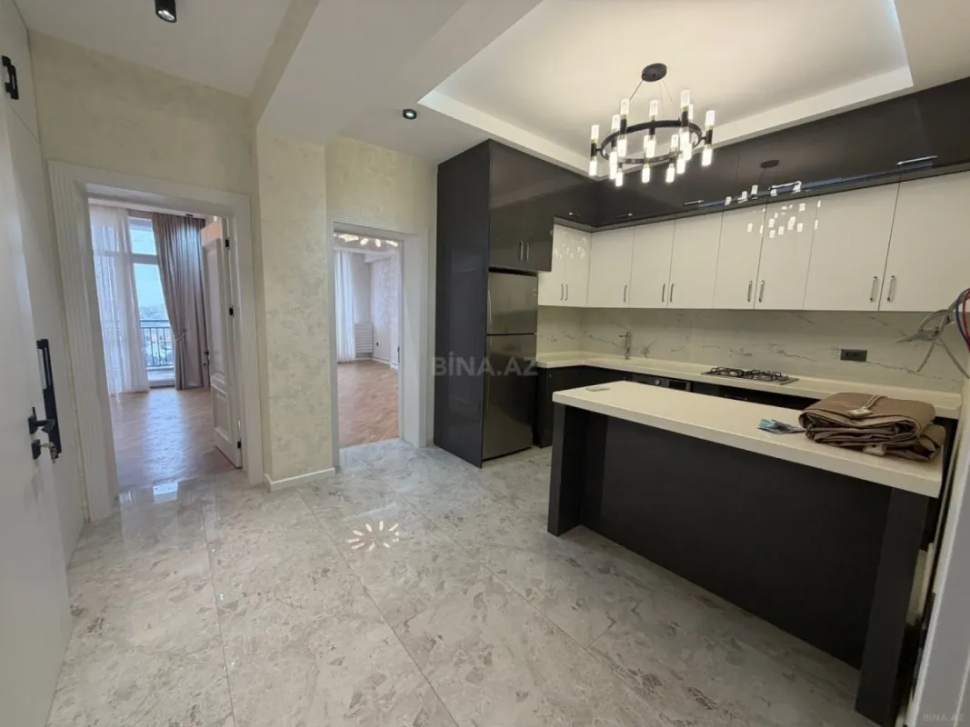 Satılır 2 otaqlı mənzil 77 m²