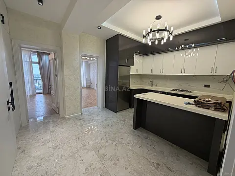 Satılır 2 otaqlı mənzil 77 m²