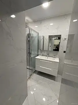 Satılır 2 otaqlı mənzil 77 m²