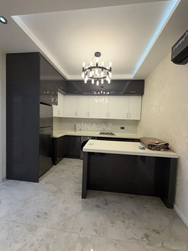 Satılır 2 otaqlı mənzil 77 m²