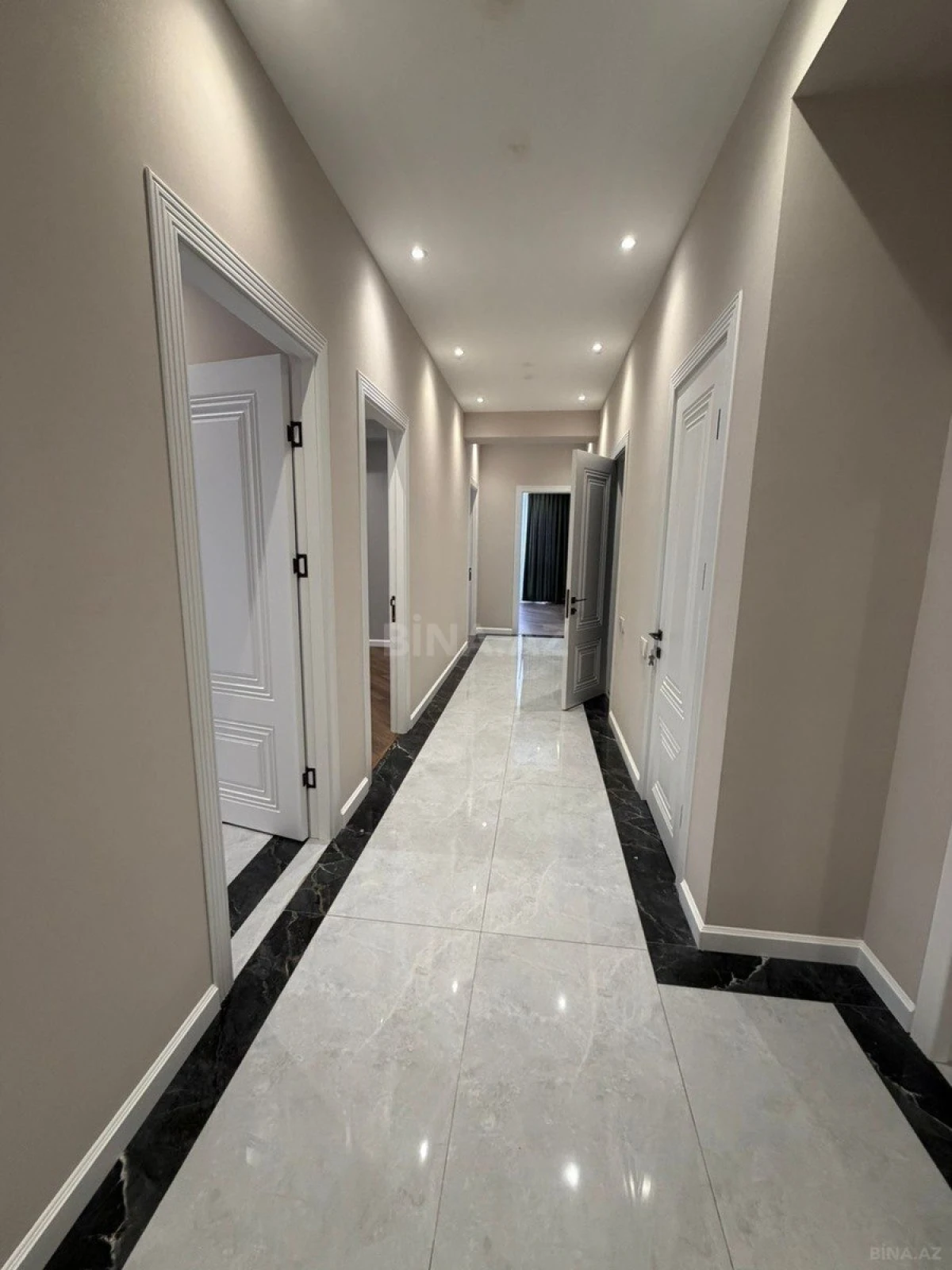Satılır 3 otaqlı mənzil 115 m²