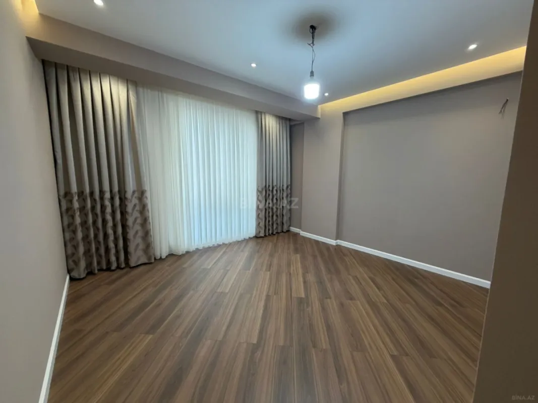 Satılır 3 otaqlı mənzil 115 m²