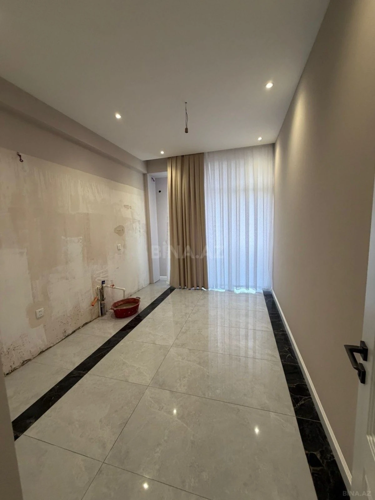 Satılır 3 otaqlı mənzil 115 m²