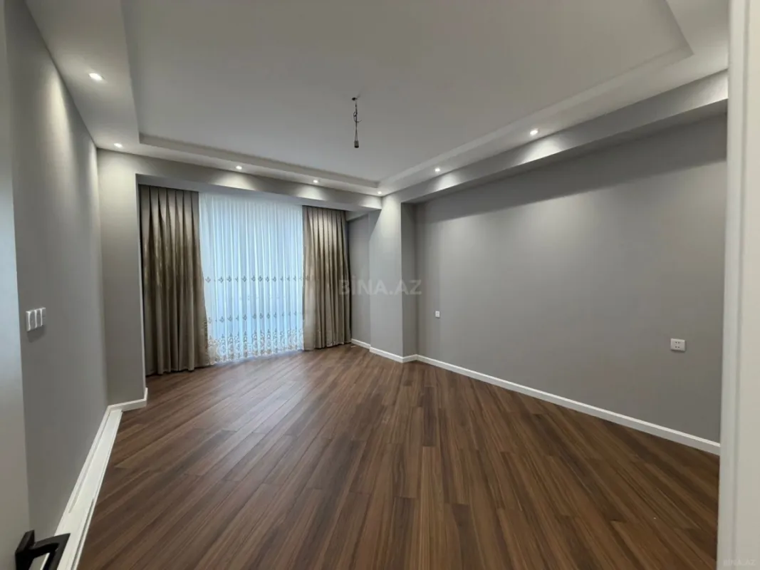 Satılır 3 otaqlı mənzil 115 m²