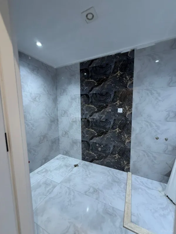 Satılır 3 otaqlı mənzil 115 m²