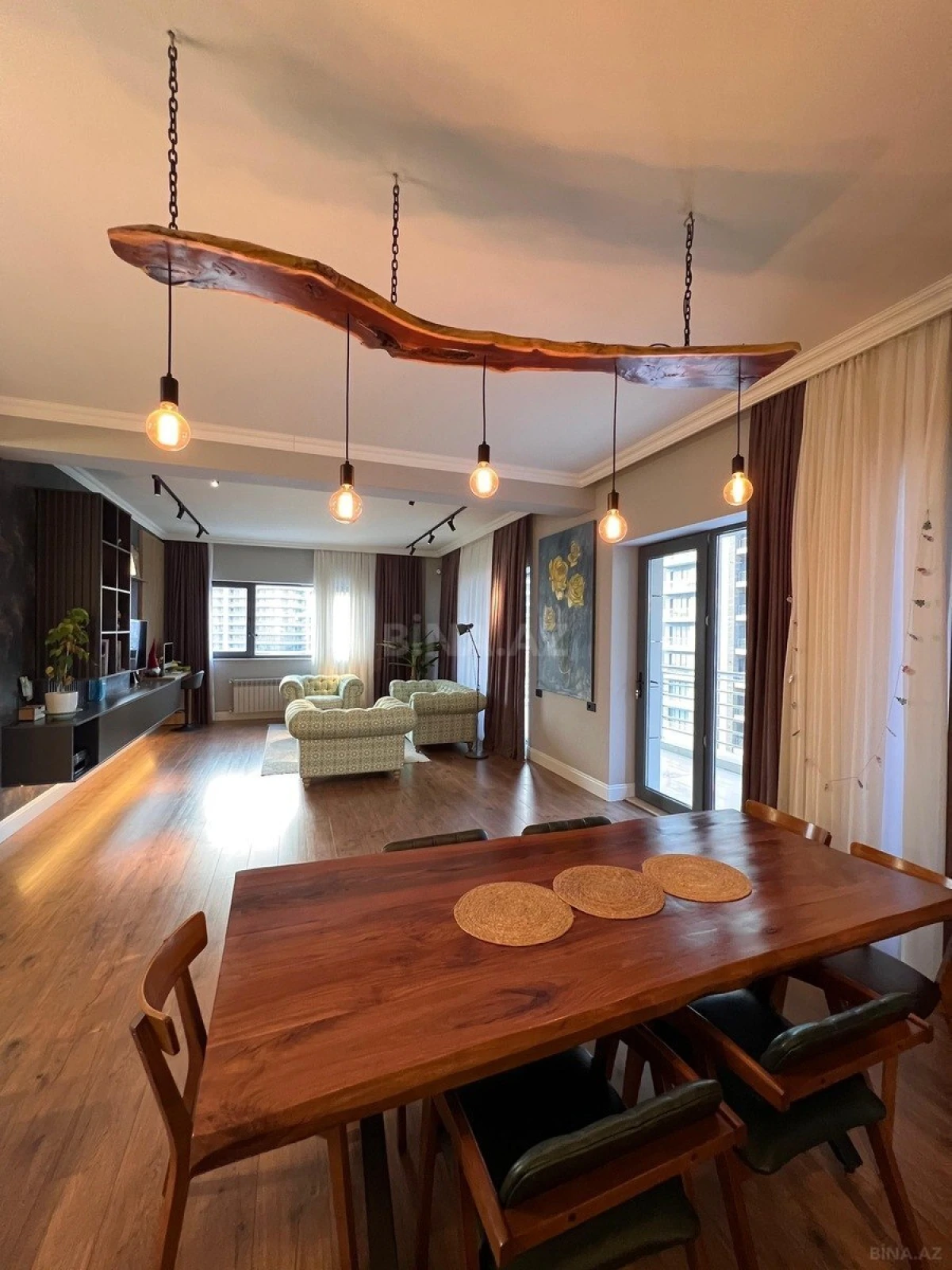 Kirayə verilir 3 otaqlı mənzil 157 m²