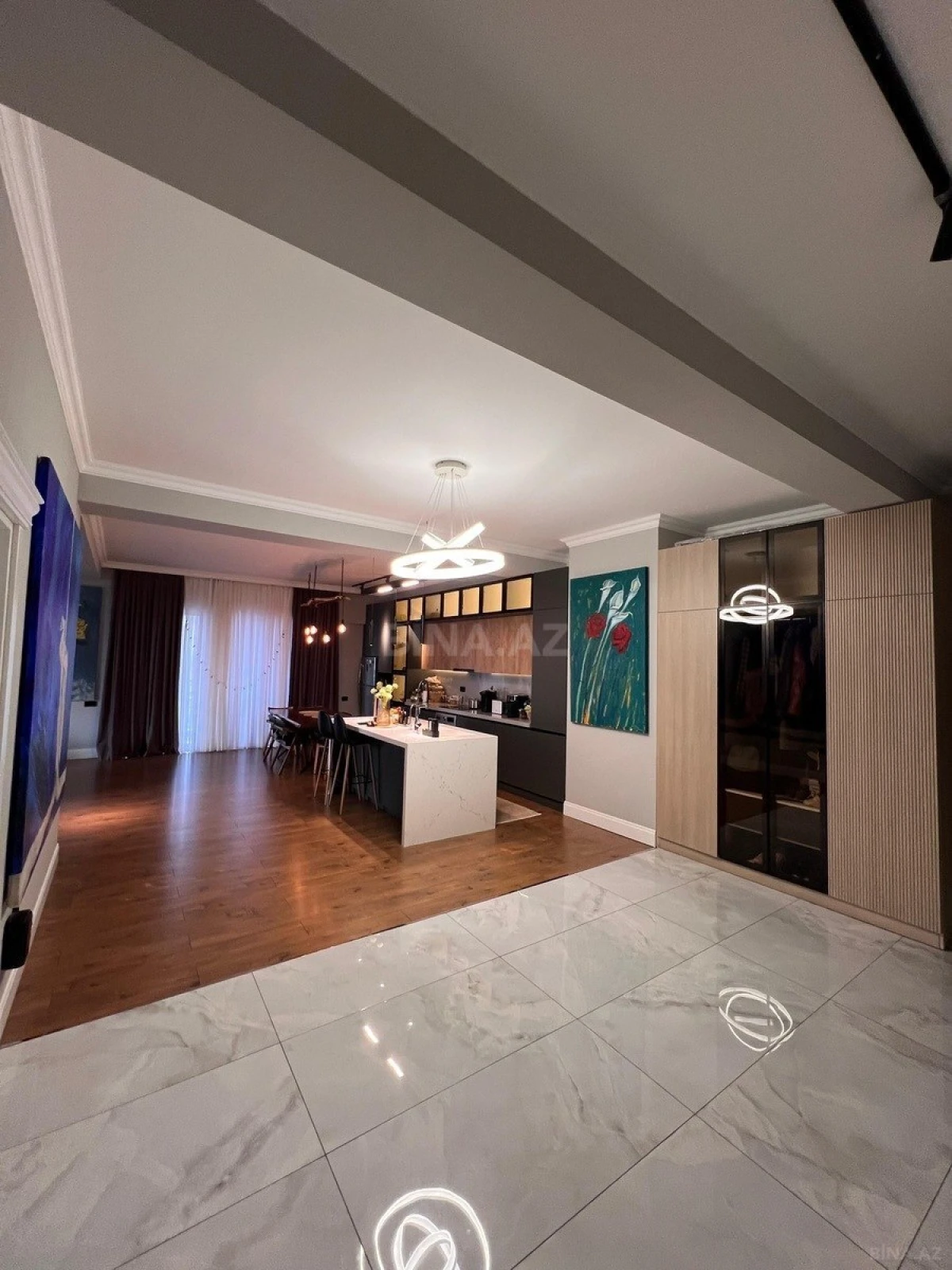 Kirayə verilir 3 otaqlı mənzil 157 m²
