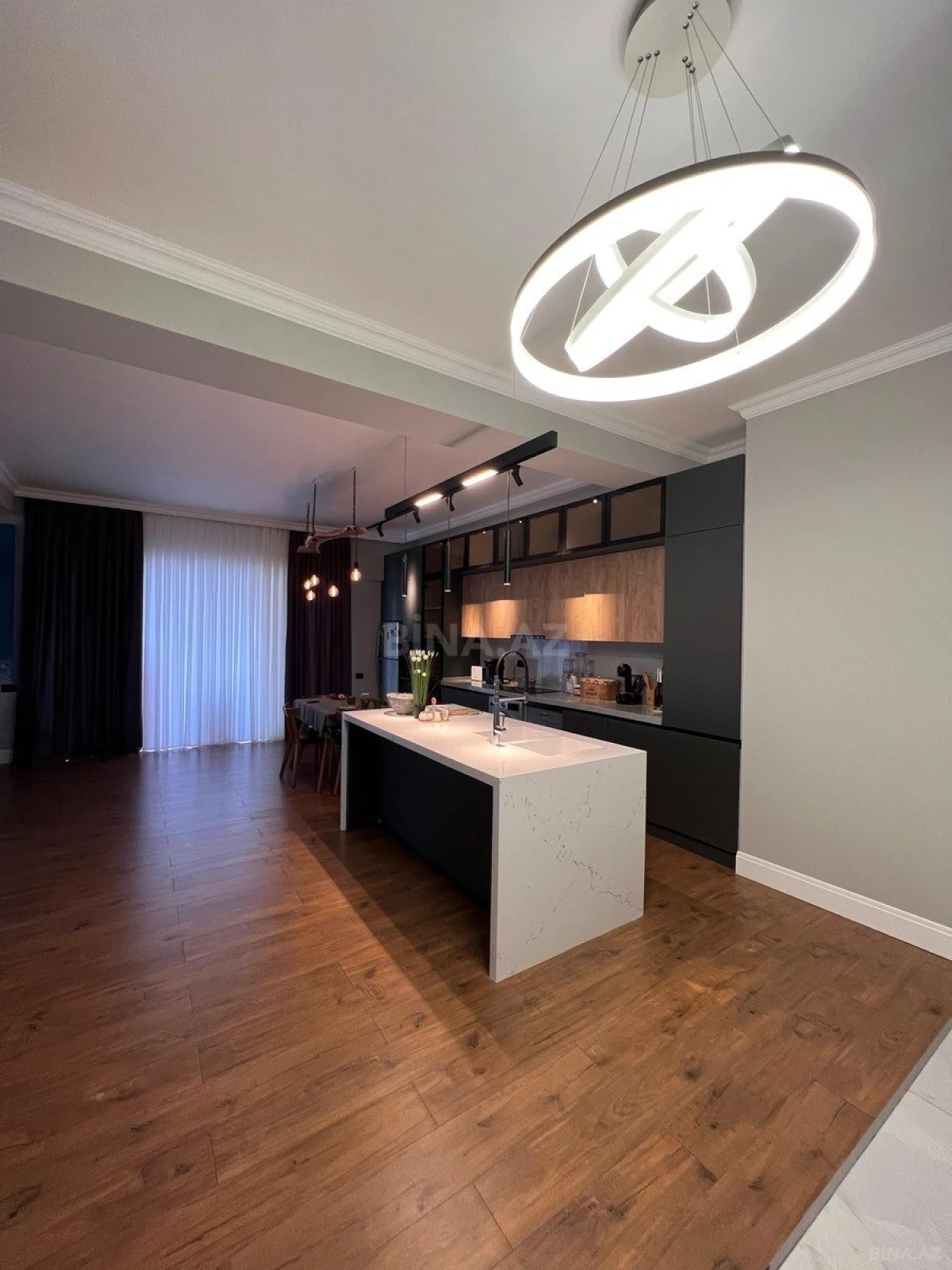 Kirayə verilir 3 otaqlı mənzil 157 m²