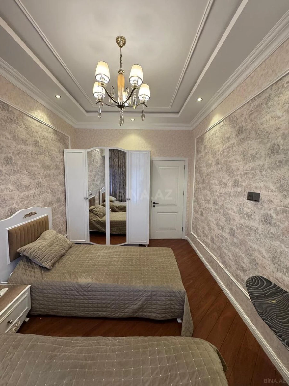 Satılır 3 otaqlı mənzil 116 m²