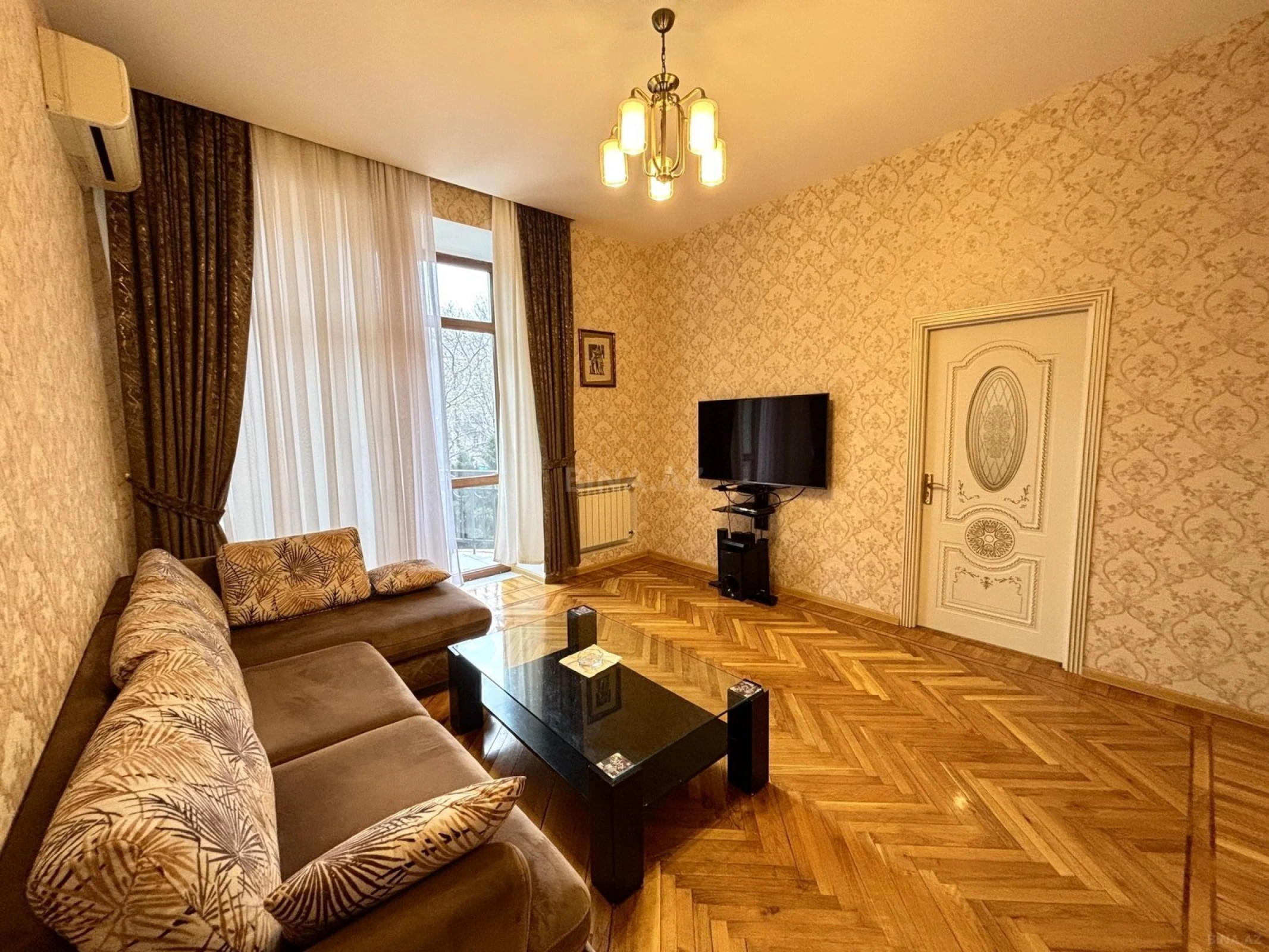 Kirayə verilir 2 otaqlı mənzil 75 m²