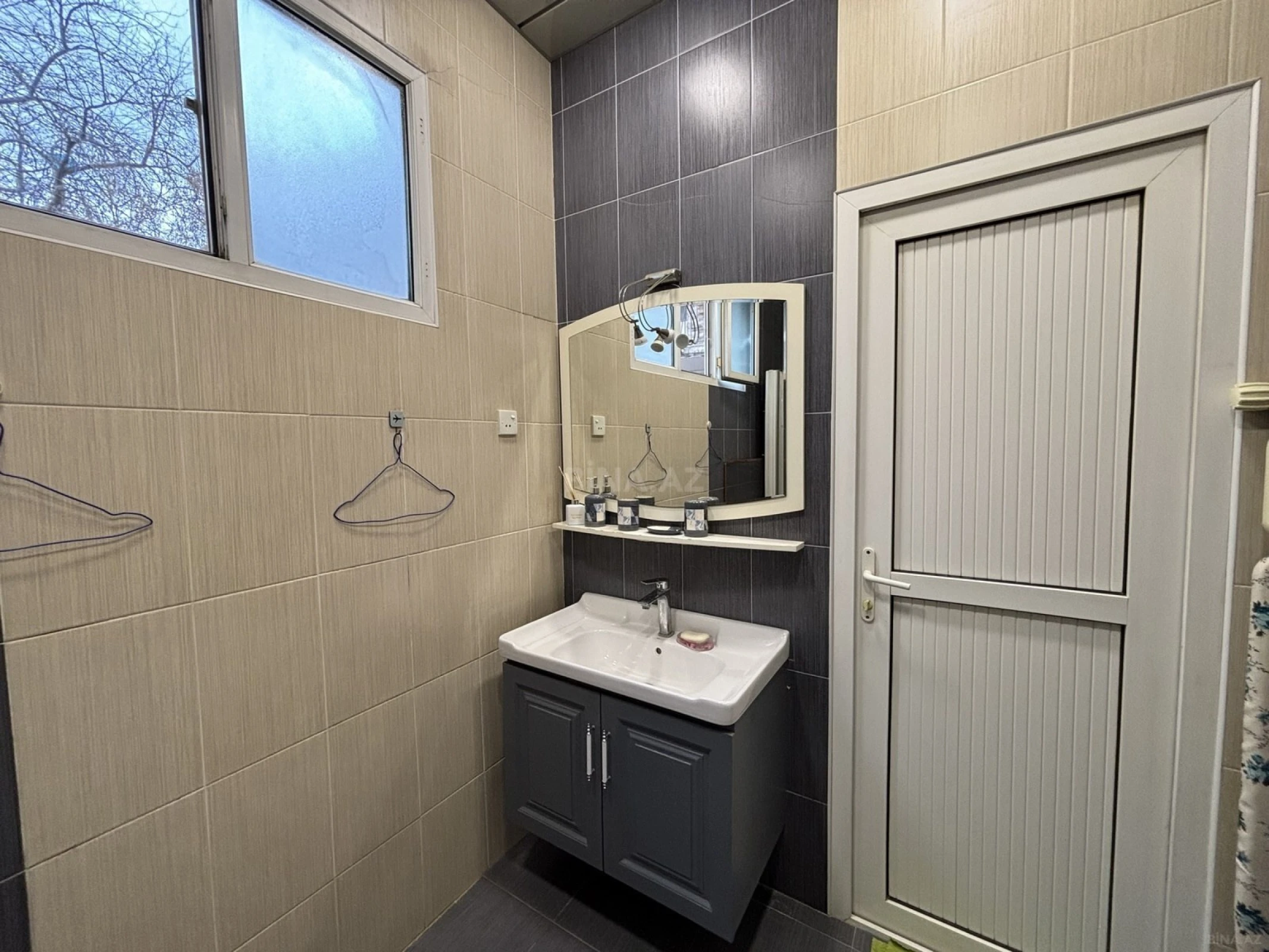 Kirayə verilir 2 otaqlı mənzil 75 m²