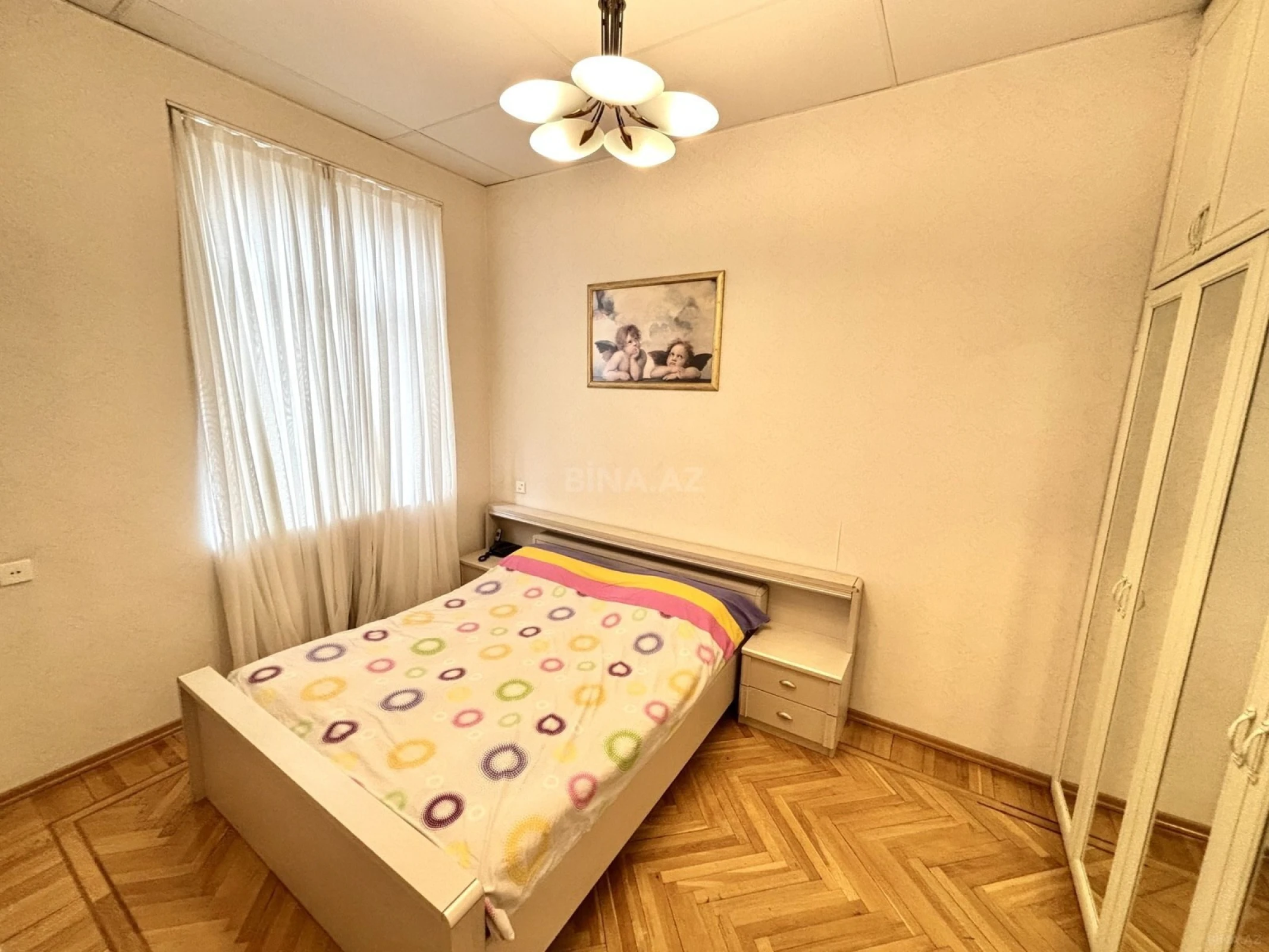 Kirayə verilir 2 otaqlı mənzil 75 m²