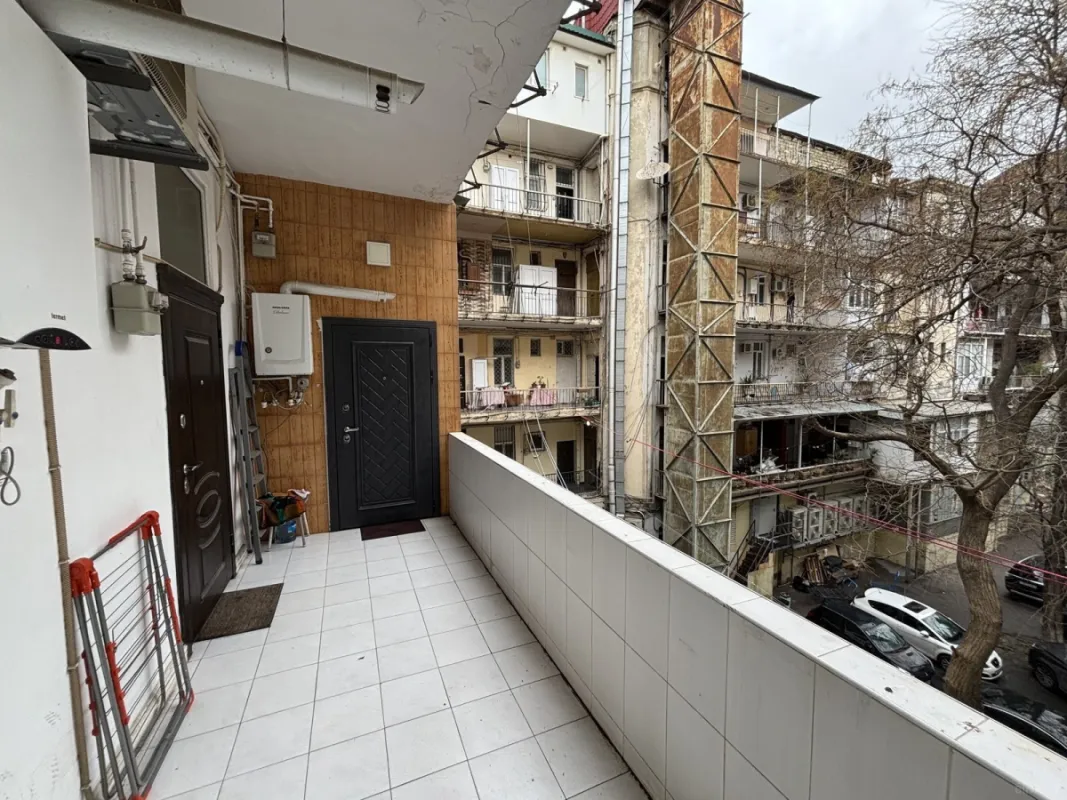 Kirayə verilir 2 otaqlı mənzil 75 m²