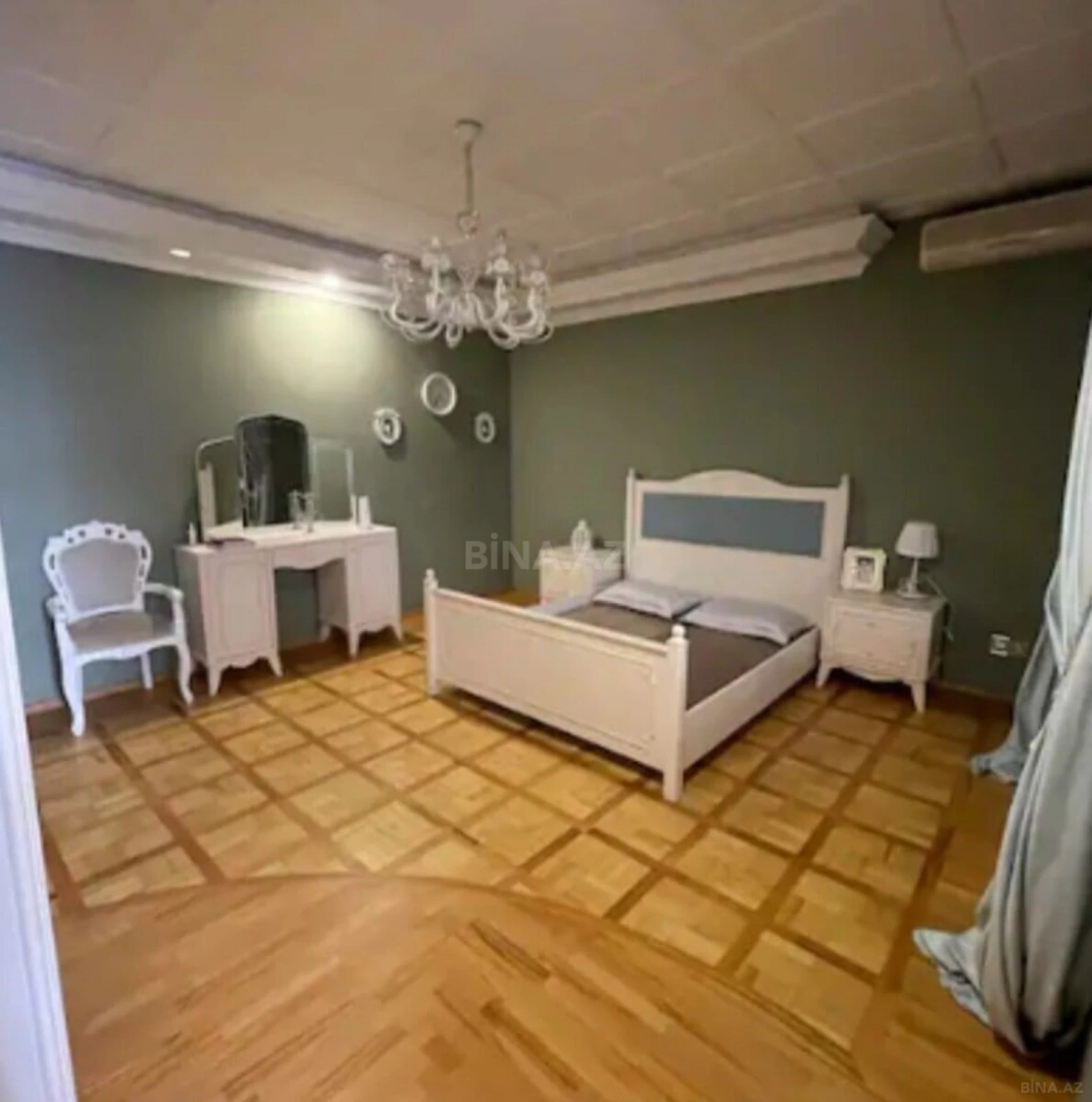 Kirayə verilir 7 otaqlı ofis 345 m²