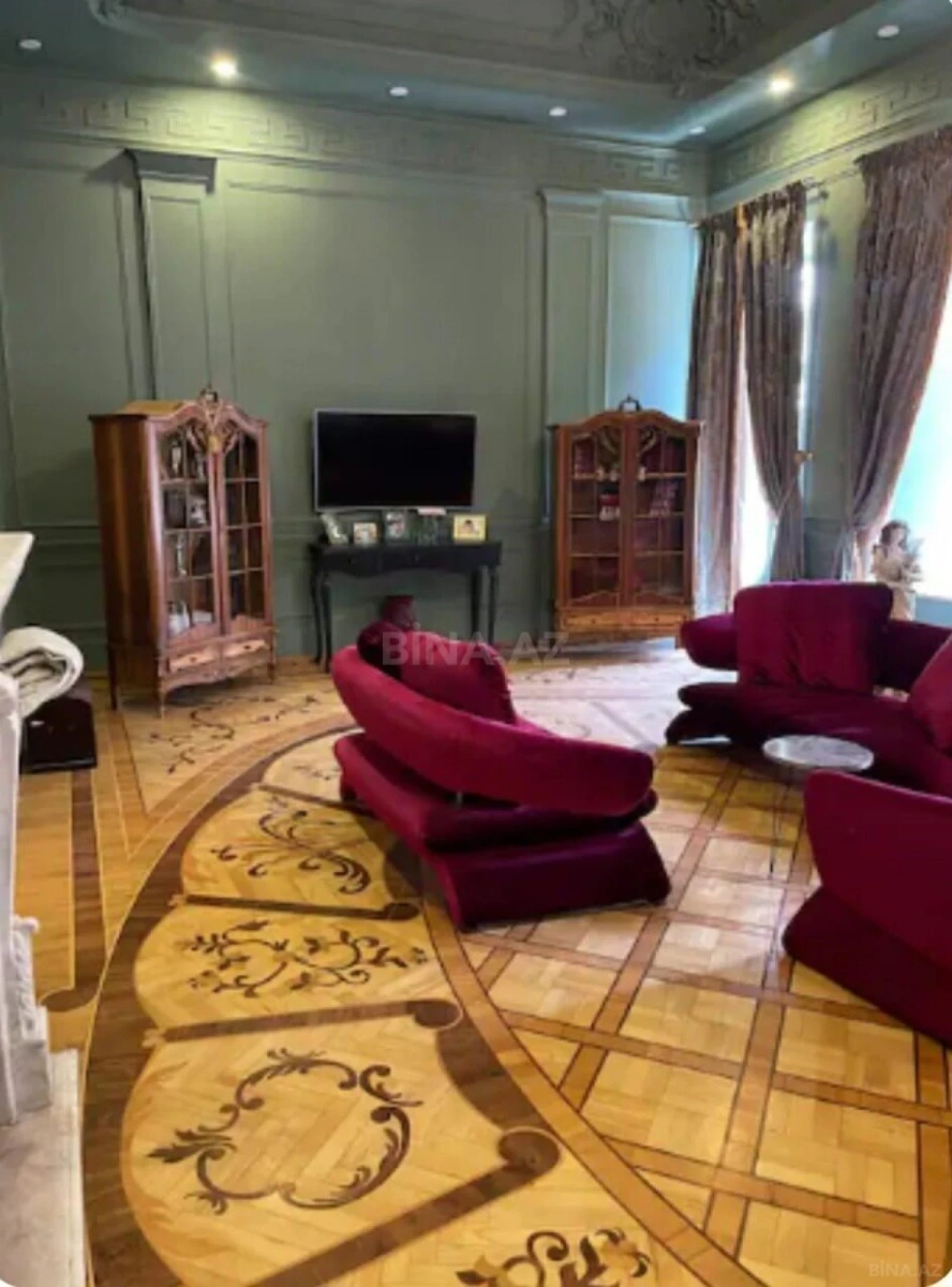 Kirayə verilir 7 otaqlı ofis 345 m²