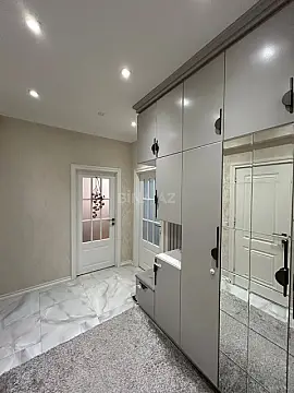 Satılır 2 otaqlı mənzil 77 m²