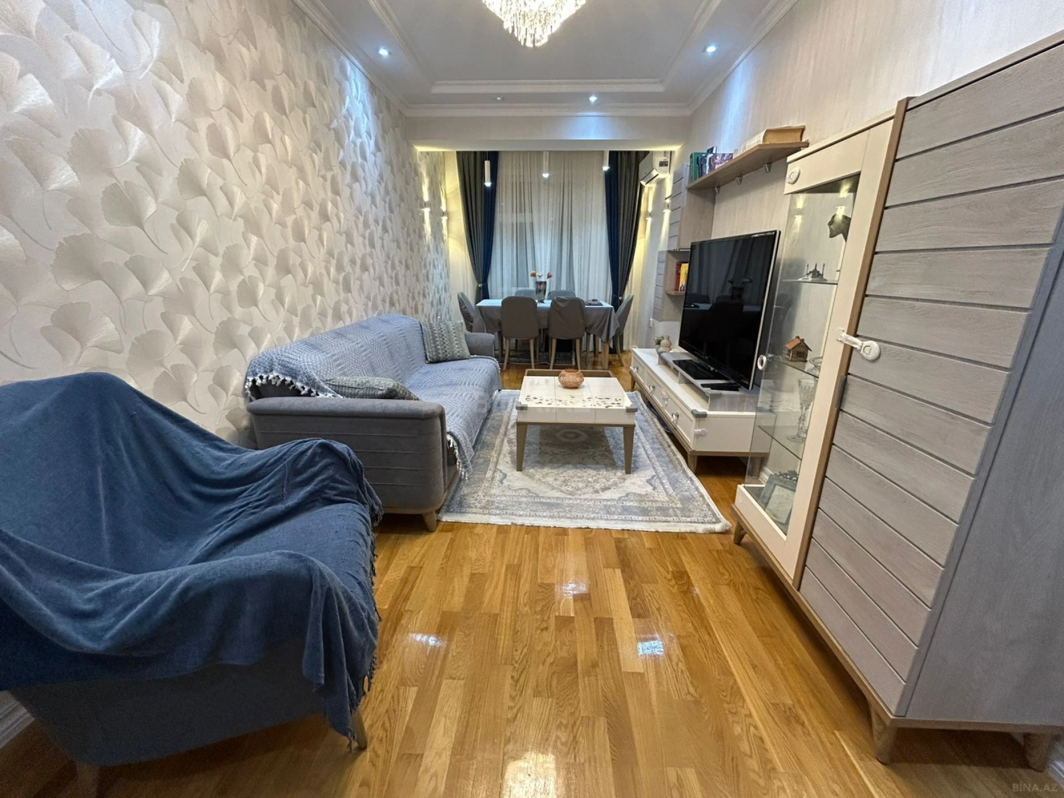 Satılır 2 otaqlı mənzil 77 m²