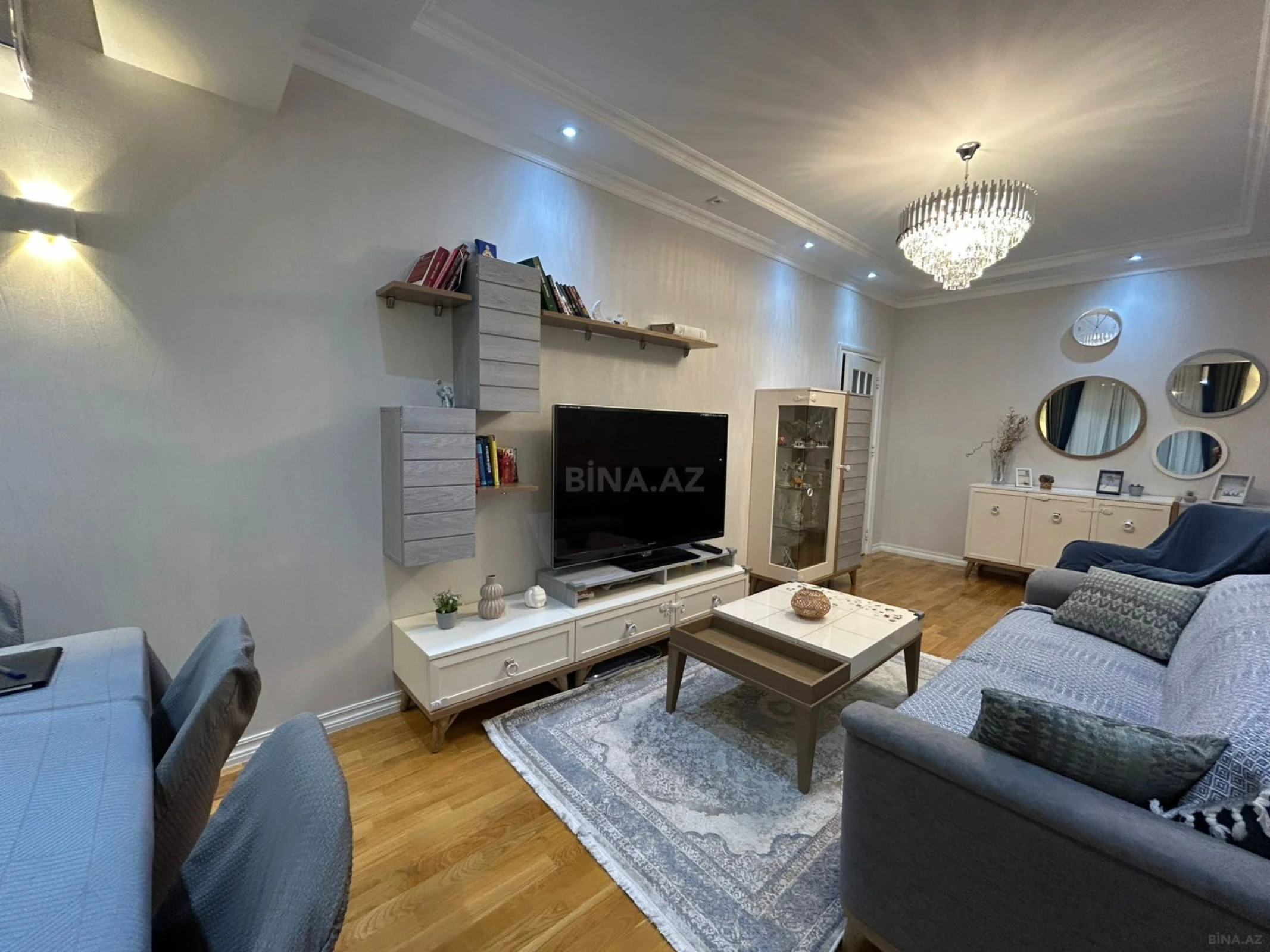 Satılır 2 otaqlı mənzil 77 m²