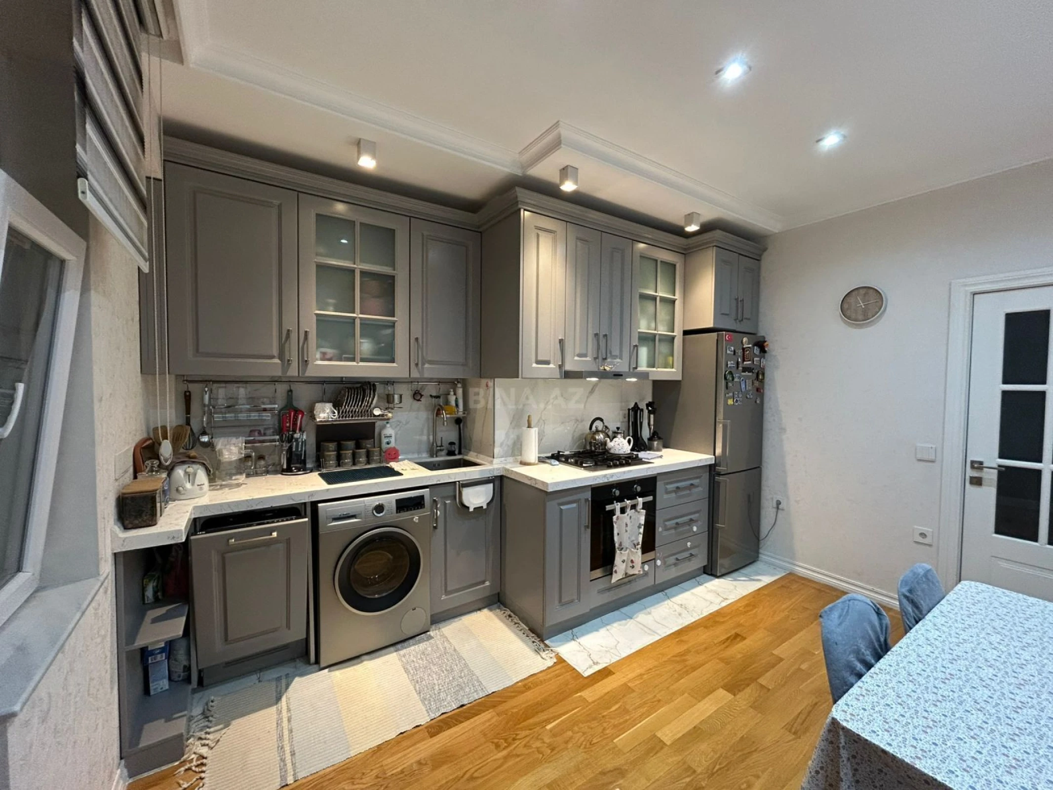 Satılır 2 otaqlı mənzil 77 m²