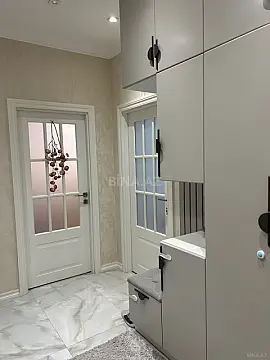 Satılır 2 otaqlı mənzil 77 m²