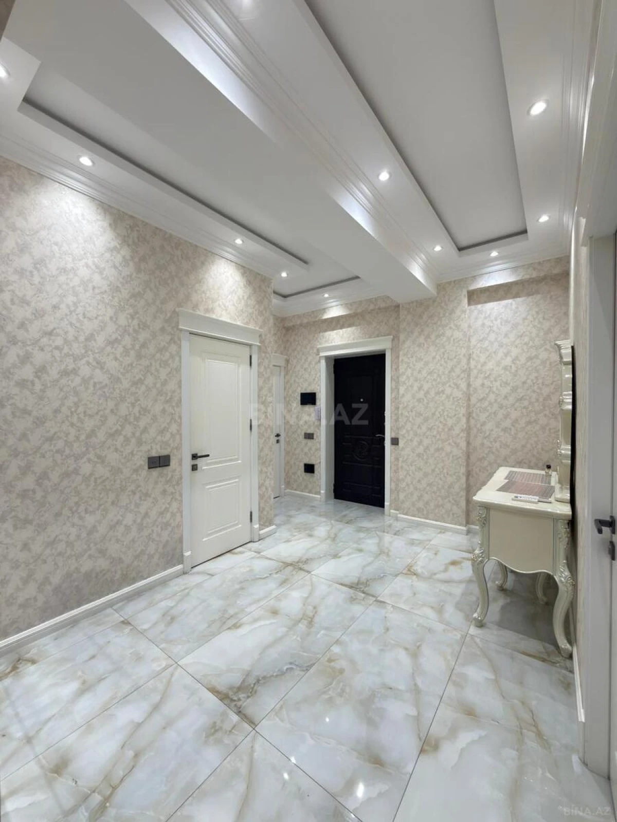 Satılır 3 otaqlı mənzil 120 m²