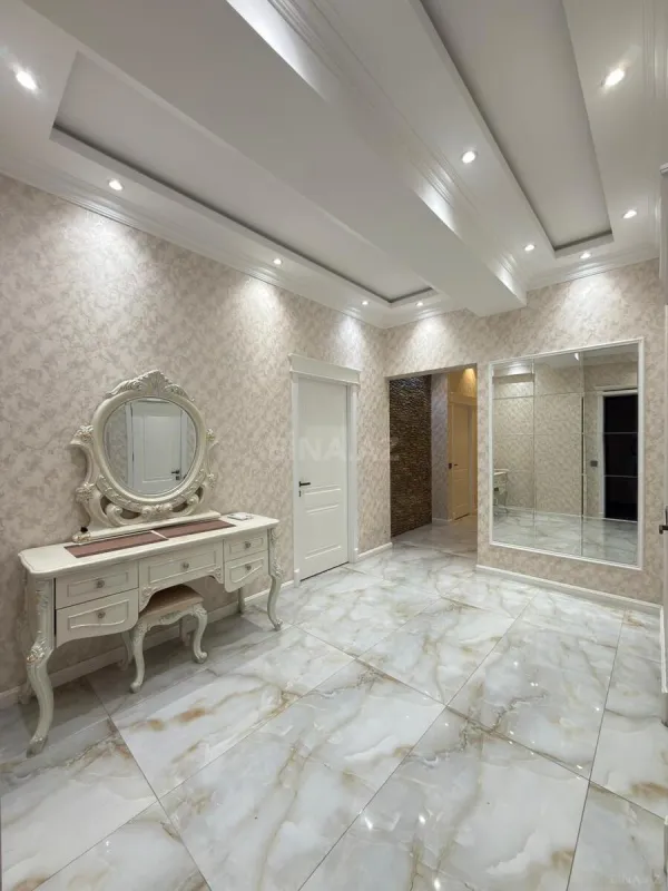 Satılır 3 otaqlı mənzil 120 m²