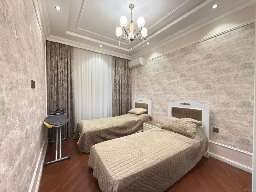 Satılır 3 otaqlı mənzil 120 m²