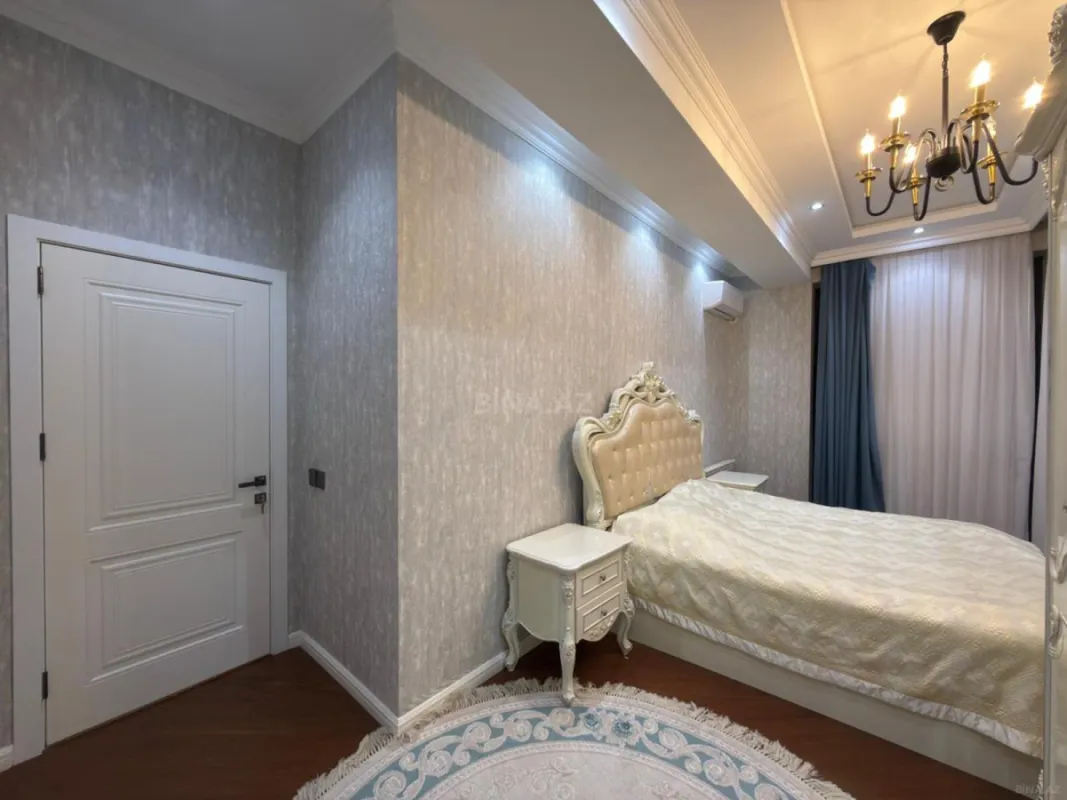 Satılır 3 otaqlı mənzil 120 m²