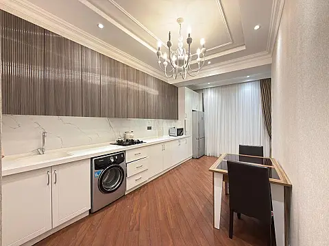 Satılır 3 otaqlı mənzil 120 m²