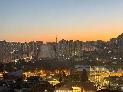 Satılır 3 otaqlı mənzil 120 m²