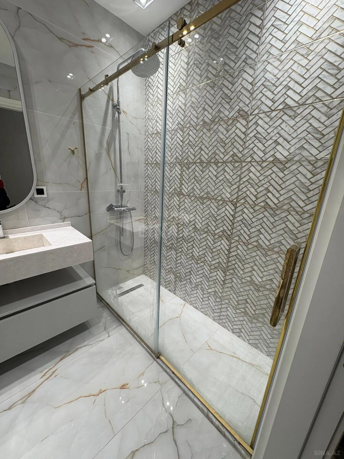 Kirayə verilir 3 otaqlı mənzil 110 m²