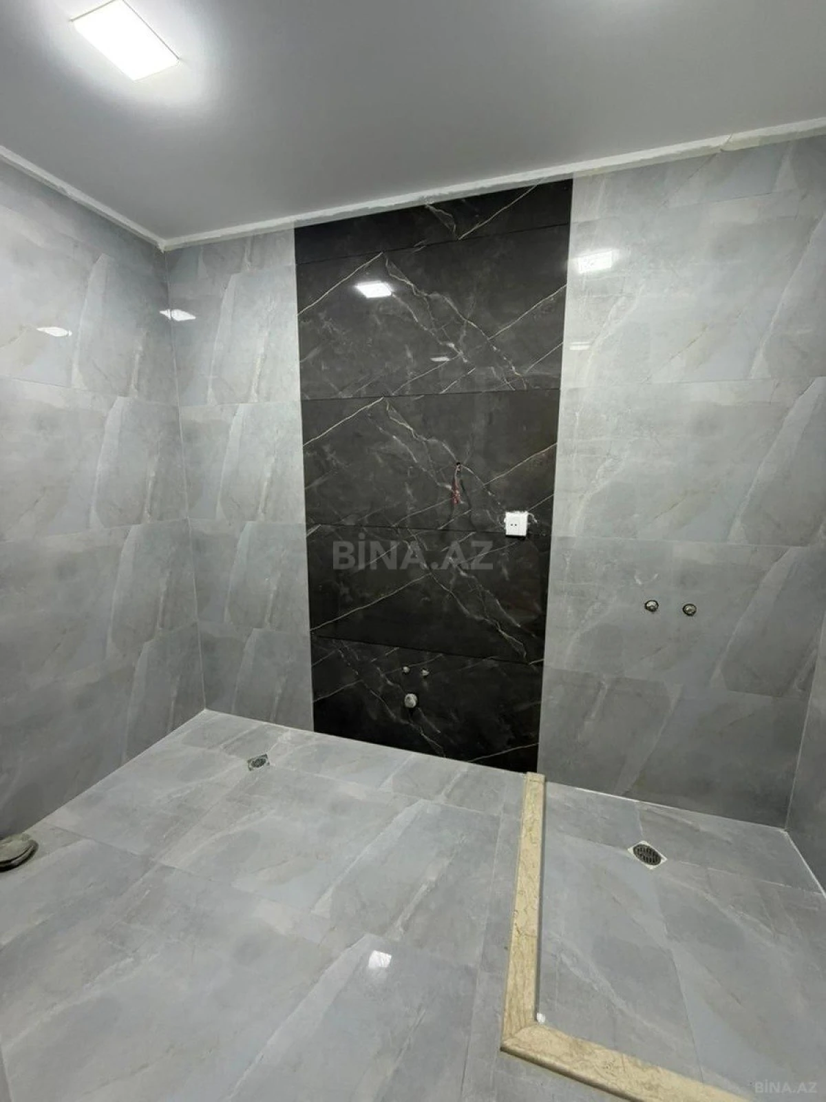 Satılır 3 otaqlı mənzil 124 m²
