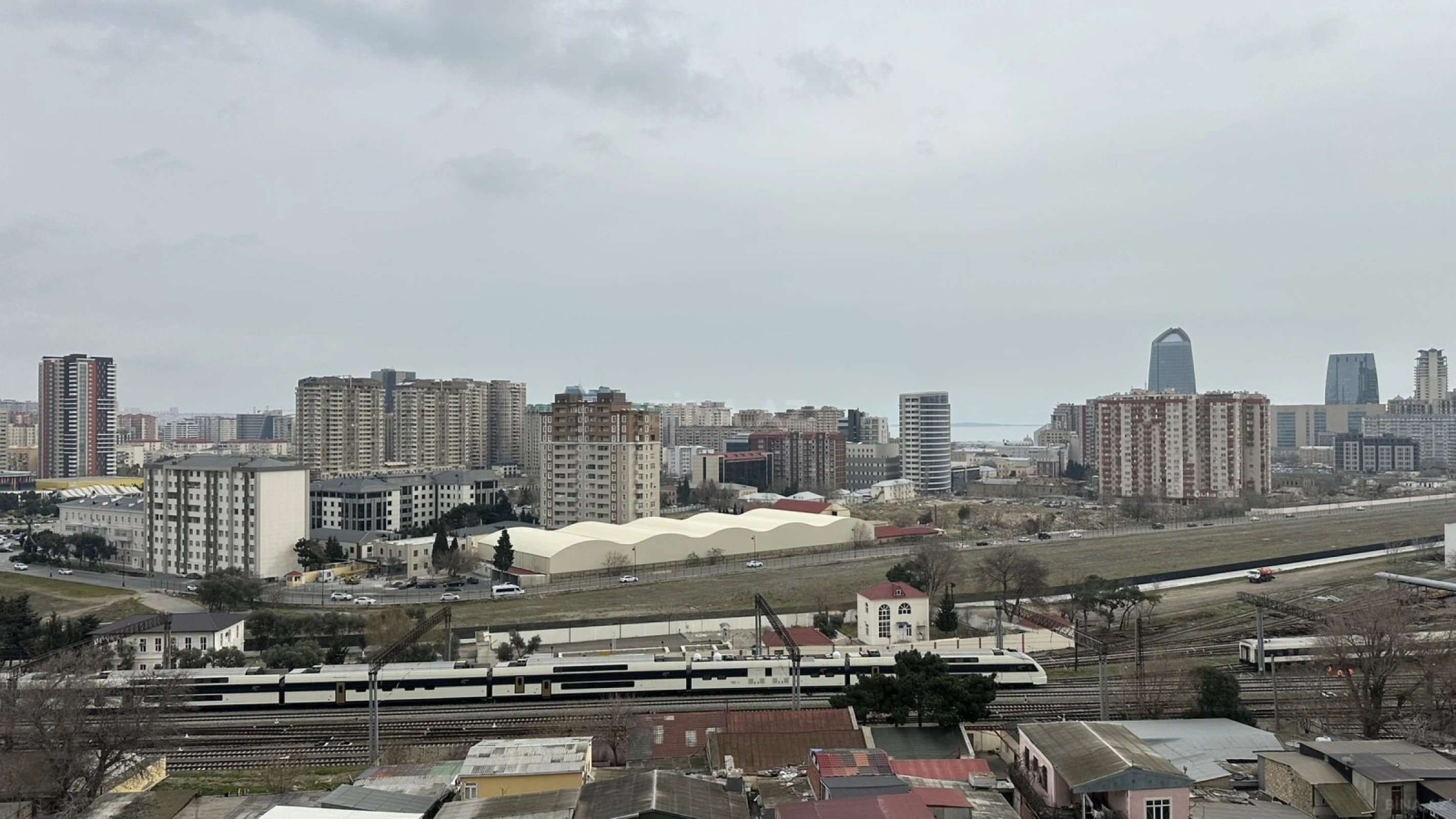 Satılır 3 otaqlı mənzil 110 m²