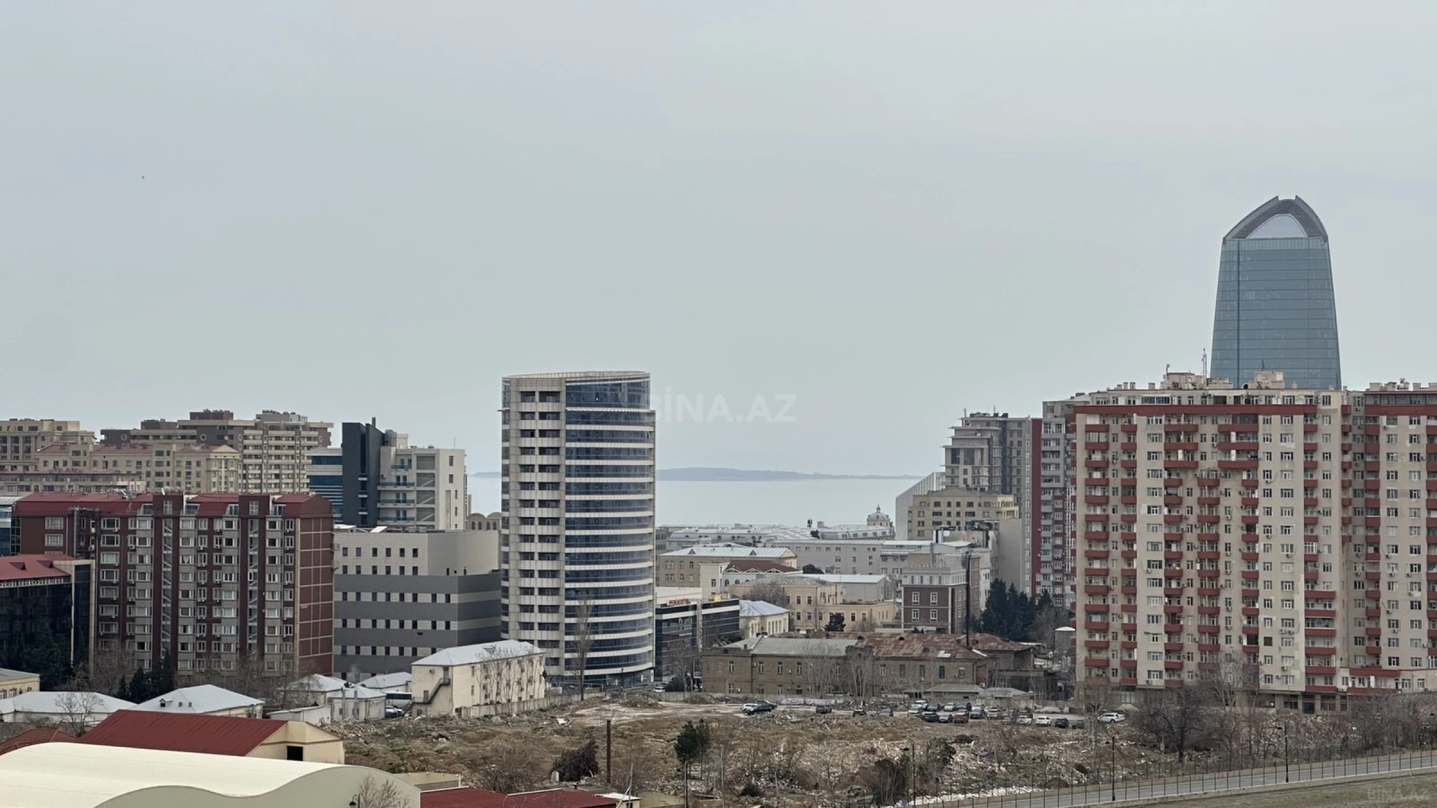 Satılır 3 otaqlı mənzil 110 m²