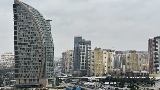 Satılır 3 otaqlı mənzil 110 m²