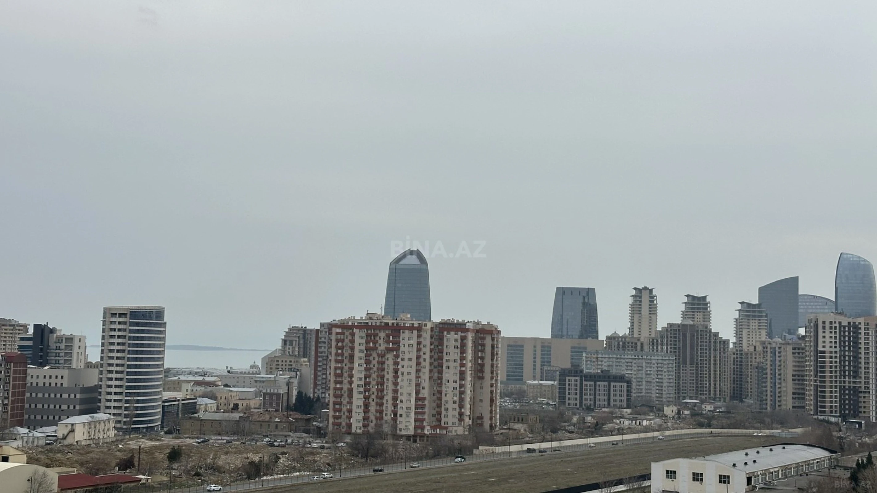 Satılır 3 otaqlı mənzil 110 m²