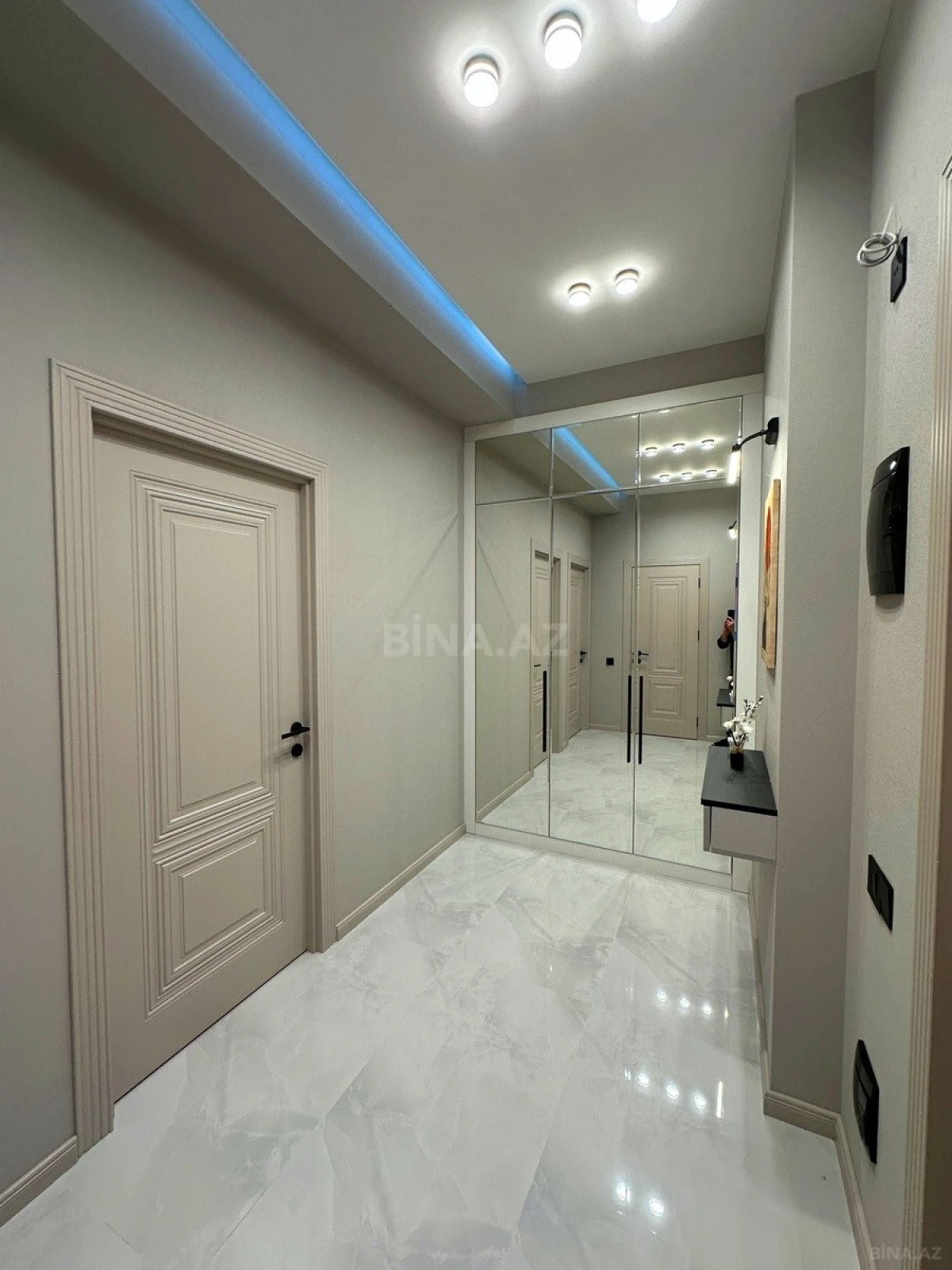 Satılır 2 otaqlı mənzil 55 m²