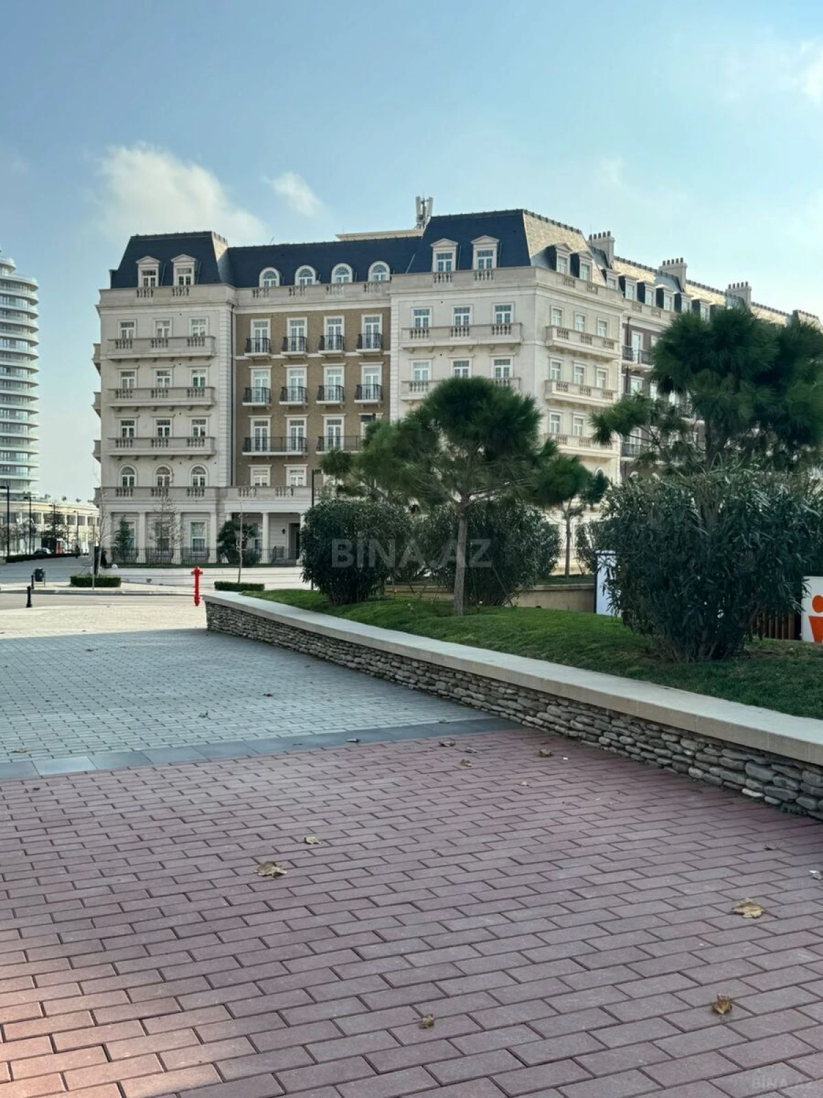 Satılır 3 otaqlı mənzil 97 m²